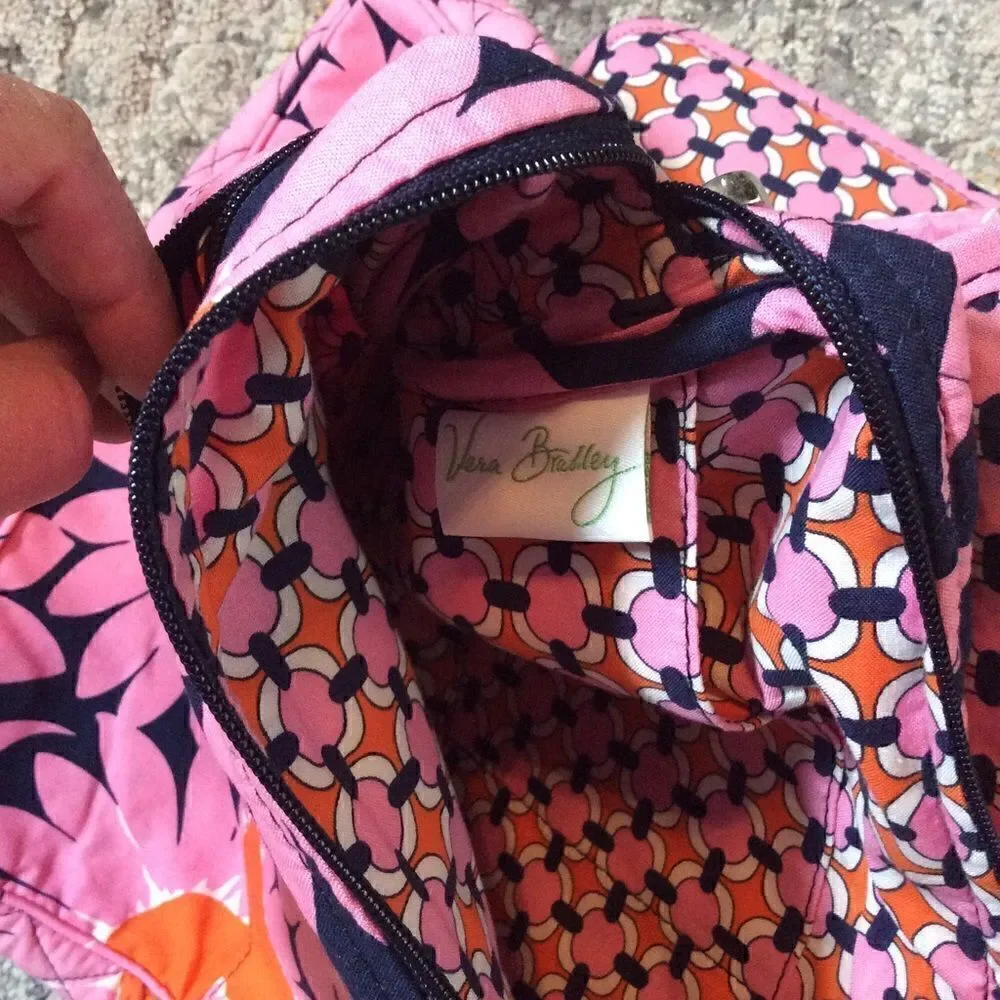 VERA BRADLEY CROSSBODY BAG! VERY ROOMY! EUC!